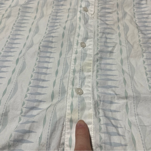 Disney Mens Shirt Extra Large White Blue Stripe Frozen Horse Elsa See Note- Flaw - Picture 4 of 11